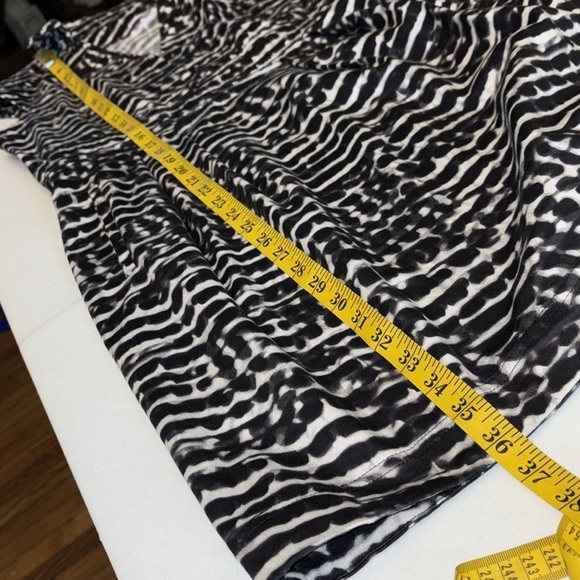 Calvin Klein dress below knee length deep V-neckline sleeveless reptile print 14 - Picture 3 of 11